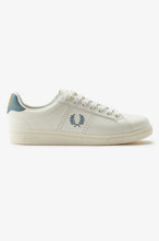 Load image into Gallery viewer, Fred Perry Trainers in Light Ecru
