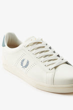 Load image into Gallery viewer, Fred Perry Trainers in Light Ecru
