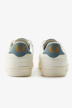 Load image into Gallery viewer, Fred Perry Trainers in Light Ecru
