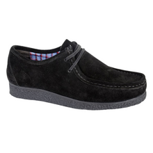 Load image into Gallery viewer, Roamer Black Trapper Moccasin
