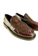 Load image into Gallery viewer, Delicious Junction Oxblood Brummel Basket Weave Loafers
