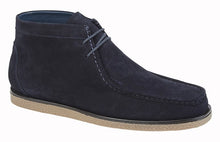 Load image into Gallery viewer, Roamers Navy Chukka boot
