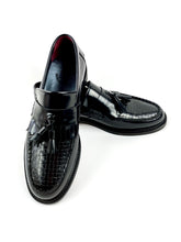 Load image into Gallery viewer, Delicious Junction Black Basket Weave Loafers

